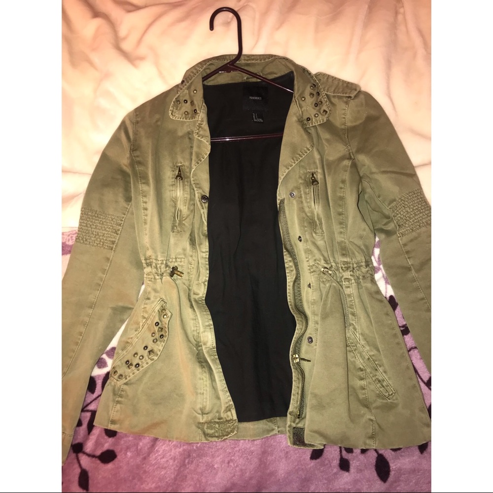 green jacket 💚
